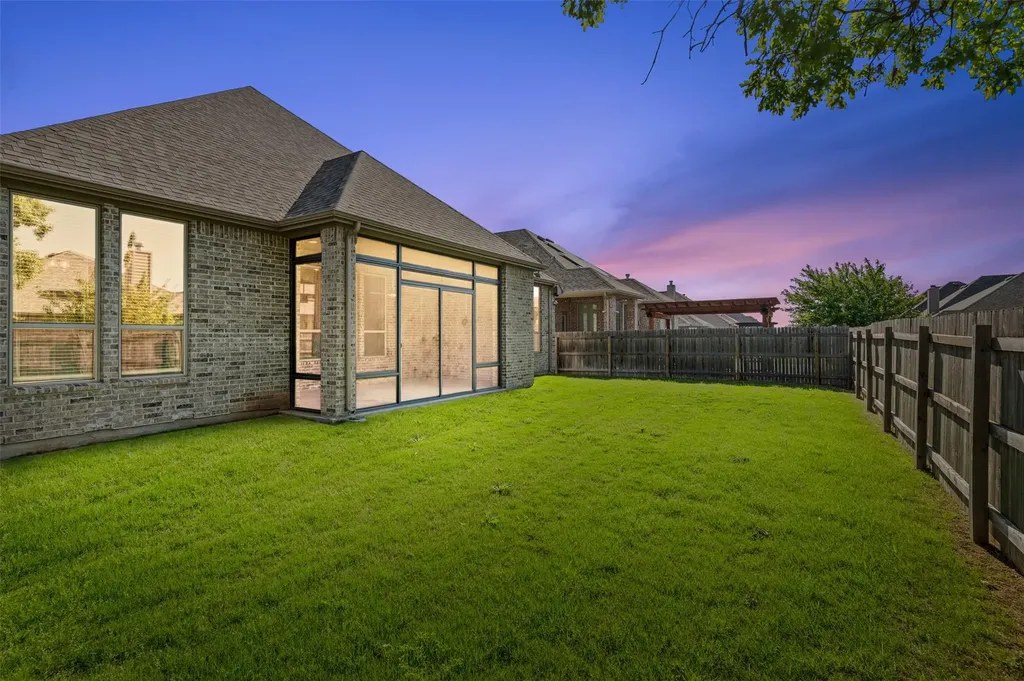 116 Texon Drive, photo 3