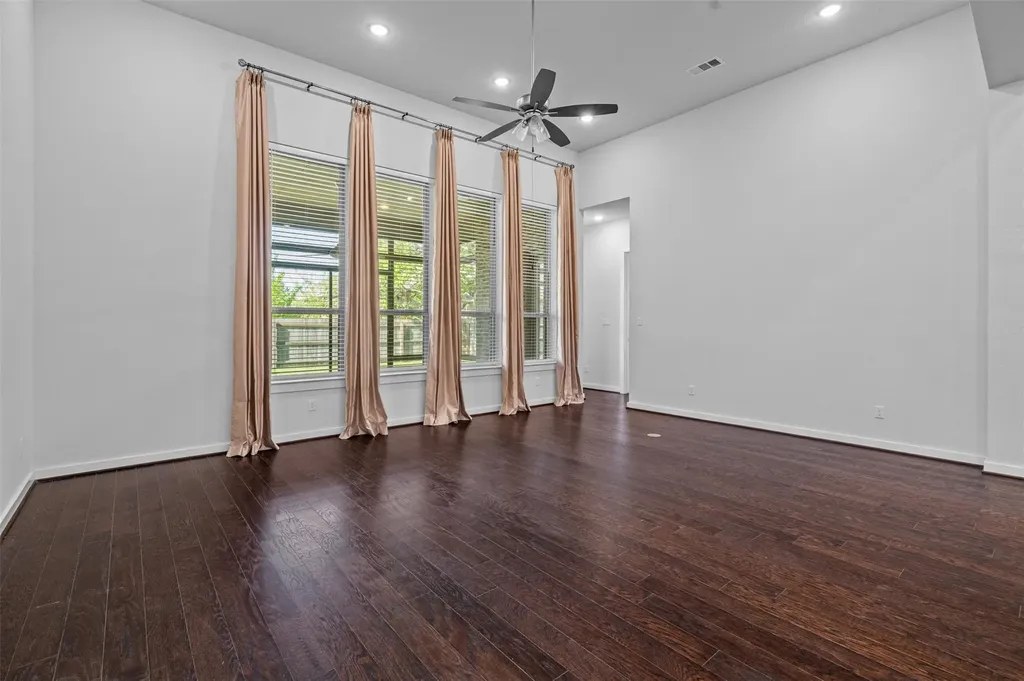 116 Texon Drive, photo 12